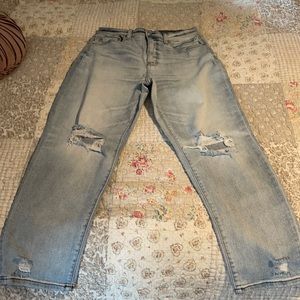 Tilly’s Wide Leg Boyfriend Jeans Super Soft Distressed NWT